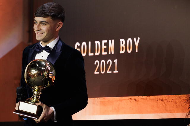 Pedri ganó el Golden Boy 2021 y el Trofeo Kopa. Foto: @Pedri