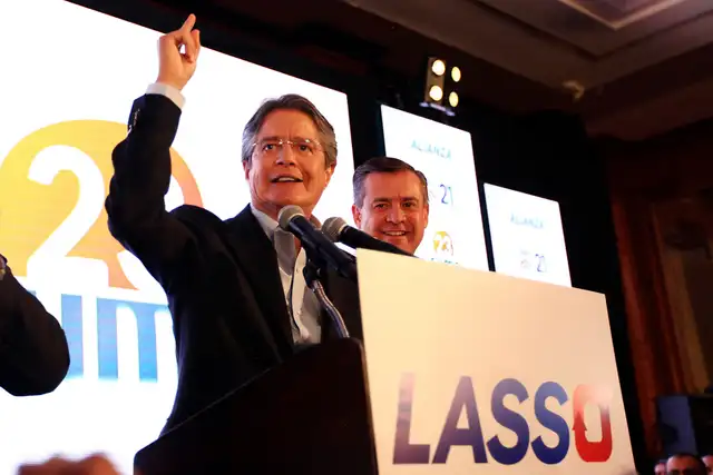 Ecuador: Moreno llega primero, pero habrá segunda vuelta