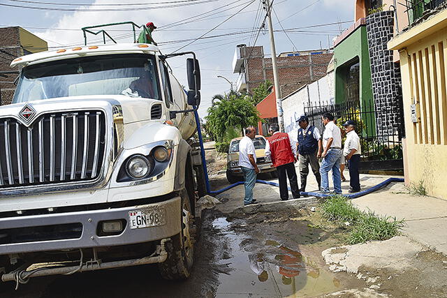 Chiclayo: Policlínico de EsSalud en José Leonardo Ortiz en cuidados intensivos