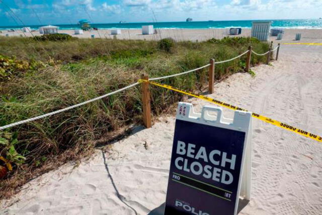 Este jueves amaneció cerrada South Beach para prevenir un brote de coronavirus. Foto: EFE