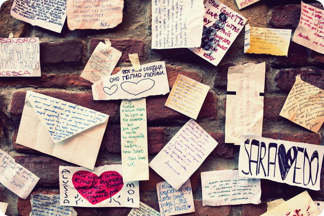 Cientos de cartas son escritas en Verona para honrar a Julieta. Foto: tumarcapaginas
