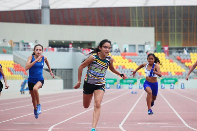 Campeona. En el Campeonato Nacional Infantil de Atletismo de 2021 ganó tres medallas de oro. Foto: Antonio Melgarejo/La República