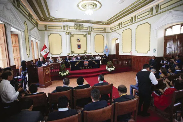 Chiclayo celebró 183 aniversario con deudas, falta de obras y desorden