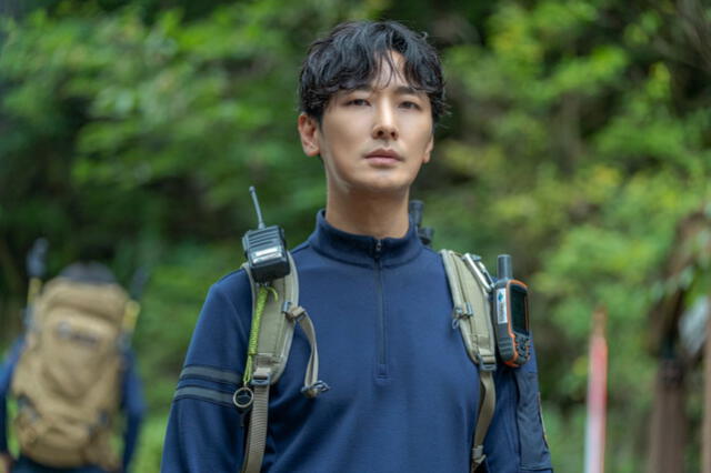 Ju Ji Hoon en still oficial de Mountain Jiri / Jirisan. Foto: tvN