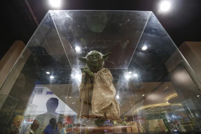 Figuras de colección se exhiben en muestra de Star Wars 