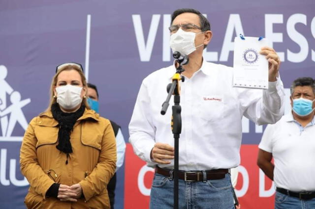 Presidente Martín Vizcarra inaugura hospital de campaña en Chimbote.