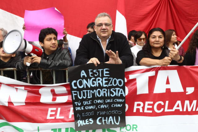 Piden que se cierre el Congreso. Foto: Michael Ramón/La República