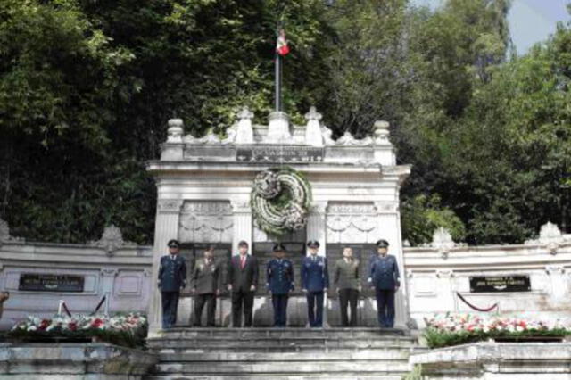Mausoleo de la Fuerza Aérea Expedicionaria Mexicana.
