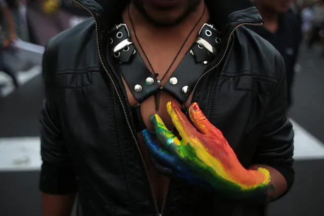 Así se desarrolló la multitudinaria Marcha del Orgullo LGBTI en Lima [FOTOS]