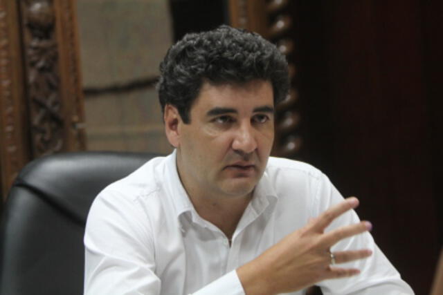 Eduardo Zegarra: “La única salida a una crisis de esta envergadura es convocar a nuevas elecciones”   