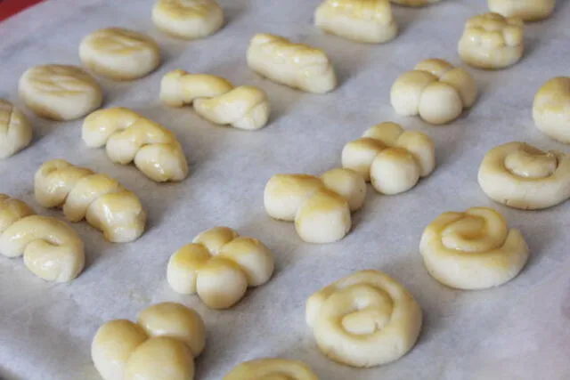 Se debe dorar ligeramente el mazapán para evitar que la masa se queme en el horno.