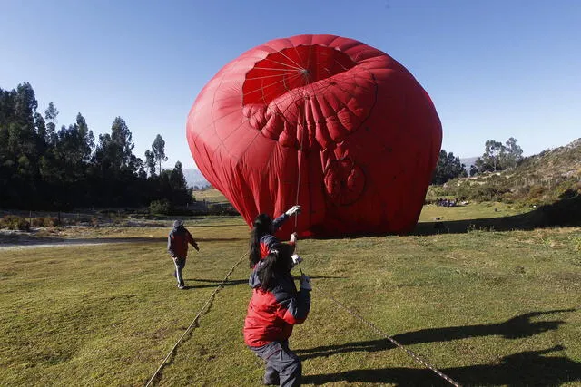 Un globo conquista el Cusco