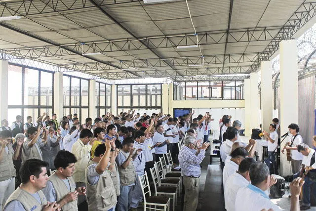 Papa Francisco en Perú: Cruz de Motupe y Divino Niño del Milagro llegaron a Trujillo