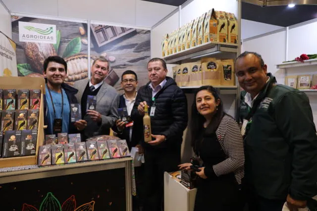  Feria reunió a 250 marcas nacionales, incluidas organizaciones y empresas cacaoteras, así como proveedores de insumos y servicios en Centro de Convenciones de San Borja. Foto: Agroidea    