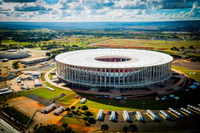 El Estadio Mané Garrincha fue reconstruido para el Mundial 2014. Foto: Archdaily Colombia  