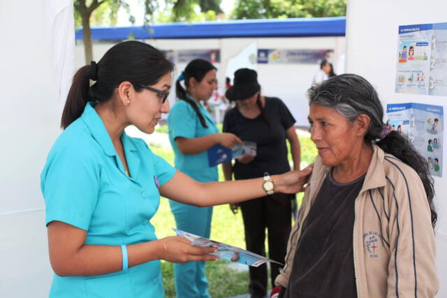 Se recomienda acudir a una evaluación médica para saber el diagnóstico. Foto: Andina   