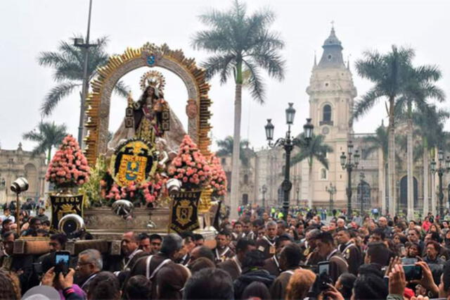 La procesión de la Virgen del Carmen se dirigirá a la Catedral de Lima. Foto: ANDINA/HSVCL    