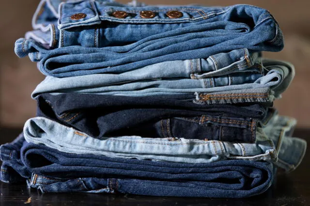 Conoce el truco para saber elegir bien la talla de tu pantalón jean. Foto: UGA Today    