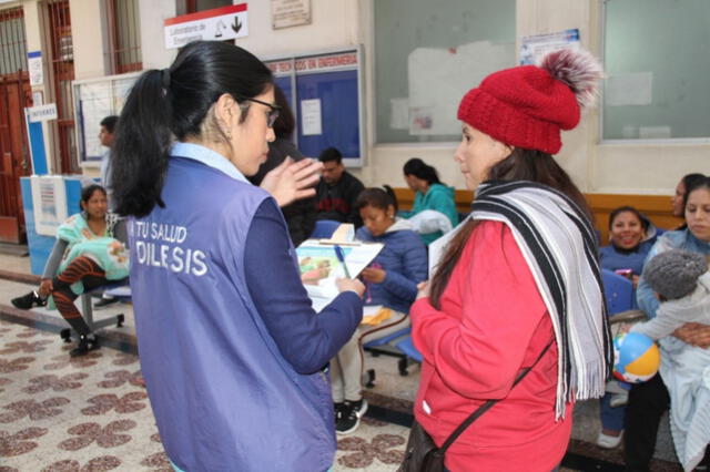  El Seguro Integral de Salud ofrece 17 puestos para egresados, bachilleres y titulados. Foto: SIS    