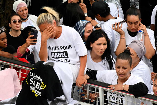 Manifestación convocadas por la madre del joven en Nanterre. Foto: AFP    