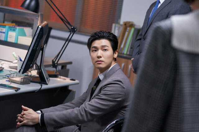  Jung Kyung interpretado de Min Hyuk en "Celebridad". Foto: Netflix   