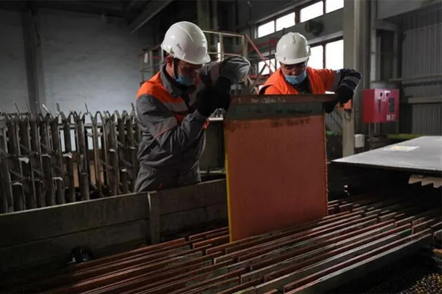 La actividad del cobre es el principal producto exportado del sector minero en el país. Foto: AFP   