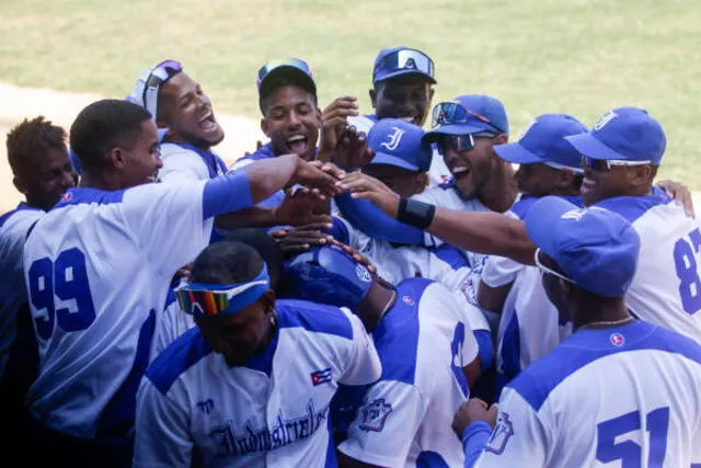 Industriales vs Santiago de Cuba EN VIVO