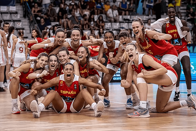 España venció a Finlandia en la semifinal del Europeo Sub-16. Foto: FIBA   