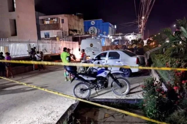 La Policía acudió hasta la urbanización Villa Rosita, en Cartagena, para retirar el cuerpo de la joven de 17 años fallecida. Foto: La Vanguardia La Policía acudió hasta la urbanización Villa Rosita, en Cartagena, para retirar el cuerpo de la joven de 17 años fallecida. Foto: La Vanguardia