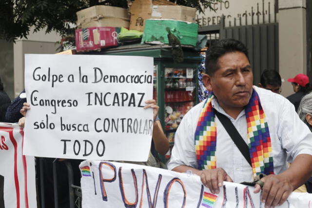 Manifestantes respaldan al JNJ. Foto: Difusión/ Marco Cotrina   