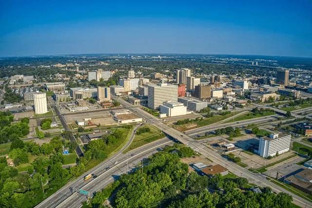  Topeka es una ciudad del estado de Kansas que significa “lugar donde cavamos papas” en lengua Dhegiha. Foto: World Atlas    