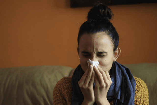 Algunos de los más comunes son la influencia, la gripe, el rinovirus y el SaRS-CoV-2. Foto: Andina 
