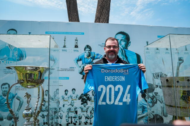 Enderson Moreira tiene contrato por todo el 2024. Foto: Sporting Cristal   