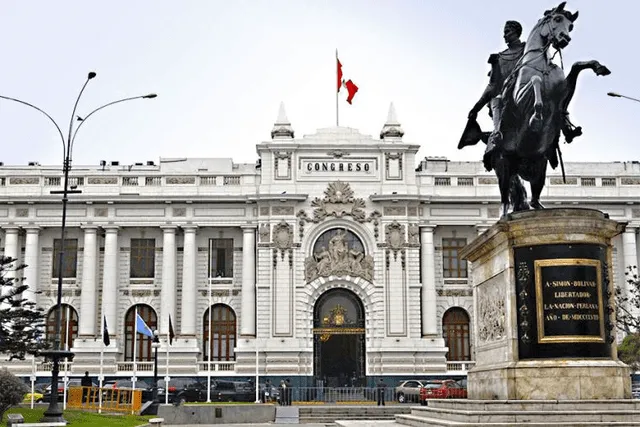 Plaza Simón Bolívar | Perú | Venezuela | muerte de Bolívar | conmemora