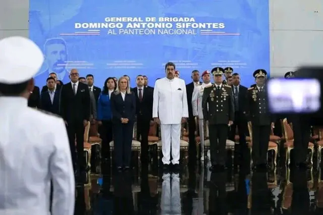 El general Antonio Sifontes recibió honores a su legado histórico. Foto: Minec   