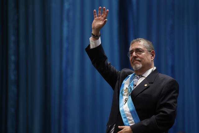 El presidente de Guatemala, Bernardo Arévalo, dio su primer mensaje presidencial en el Teatro Nacional Miguel Ángel Asturias. Foto: EFE   