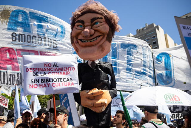  En solo 45 días de gobierno, Javier Milei enfrenta la primera huelga nacional. Foto: AFP    