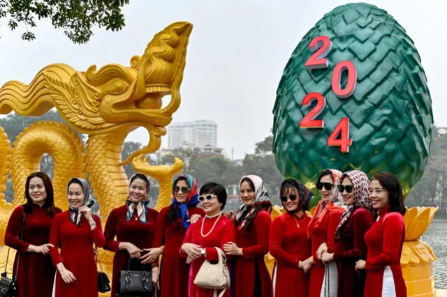  Hanoi invita a los turistas a sumergirse en la atmósfera del Tet tradicional del norte de Vietnam a través de visitas a sitios icónicos. Foto: AFP   