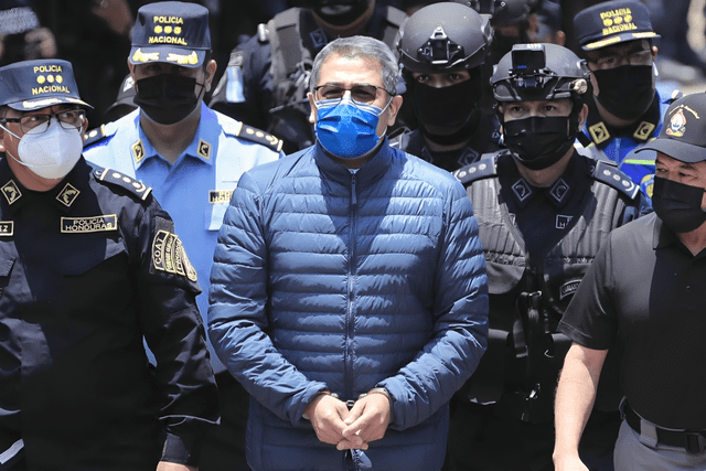 Hernández reconoció en su testimonio en el juicio que se pagó dinero del narcotráfico a prácticamente todos los partidos políticos de Honduras. Foto: AFP   