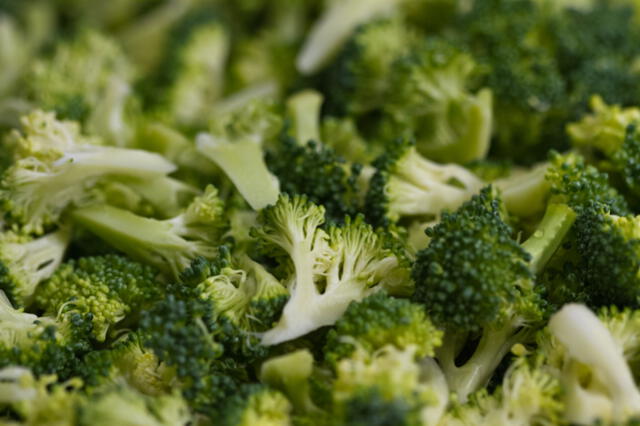 El brócoli pertenece a la familia de vegetales crucíferos, junto a la coliflor, el repollo y las coles de Bruselas. Foto: USDA/Flickr   
