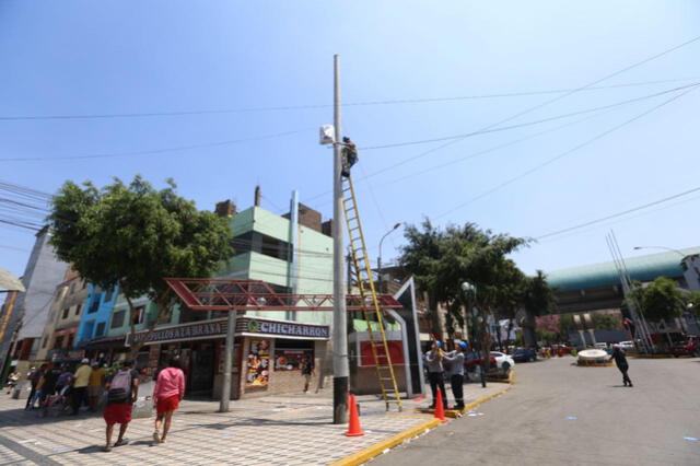 La instalación del wifi busca mejorar la conectividad de los vecinos. Foto: Municipalidad de San Juan de Lurigancho   