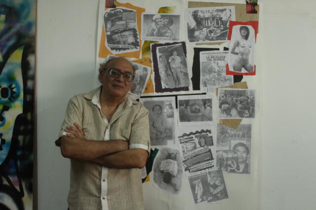  Herbert Rodríguez frente a un conjunto de afiches en su casa en Chorrillos. Foto: La República   