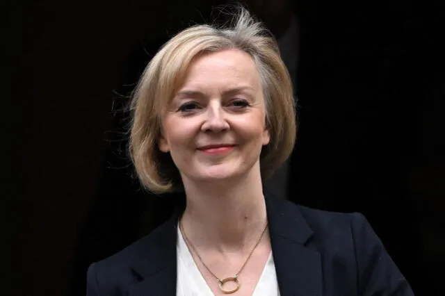 Liz Truss fue la primera ministra más joven en la historia del Reino Unido y nombró el gabinete con mayor diversidad étnica en la historia del país. Foto: AFP   