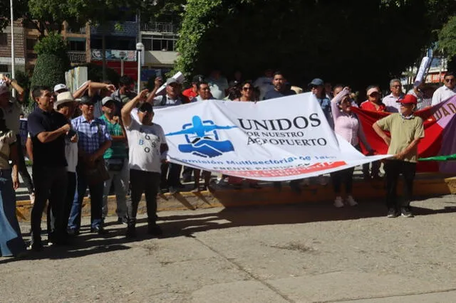 Ciudadanos protestan para reapertura del Aeropuerto Fernando Belaúnde Terry, también conocido como Aeropuerto de Shumba. Foto: Municipalidad Provincial de Jaén   