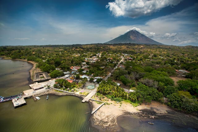  El lago que la envuelve es conocido como el Lago de Nicaragua. Foto: Visita Nicaragua.   