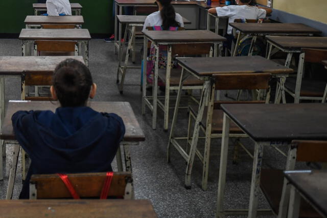 El Ministerio de Educación es el ente encargado de regular los temas educaciones en el país llanero. Foto: AFP   