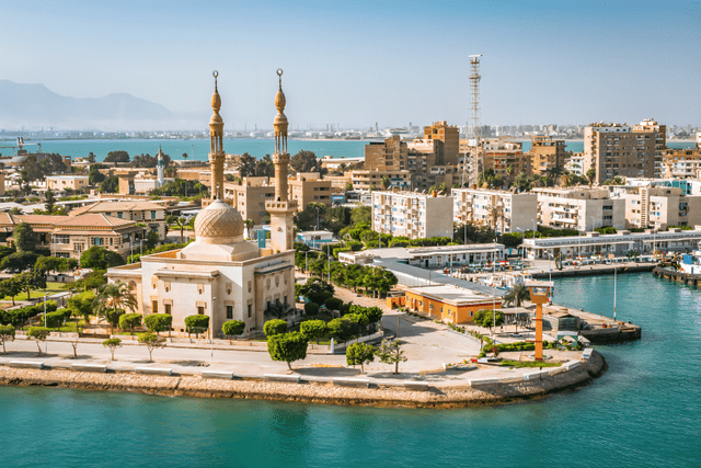 Suez, una ciudad del norte de África, pertenece a Egipto y es la capital de la gobernación homónima. Foto: Freepik   