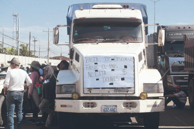  Protesta. Los transportistas anuncian una protesta de tres días en junio por la escasez de dólares. Foto: difusión   