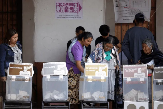 Muchos mexicanos asistieron a sus locales de votaciones. Foto: AFP   