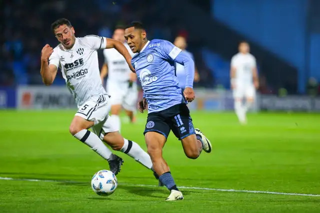 Bryan Reyna llegó a Belgrano de Argentina tras su paso por Alianza Lima. Foto: Belgrano. 